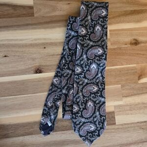 Vintage Gant Paisley Silk Tie Black  White Red 100% Silk Classic Menswear 56"